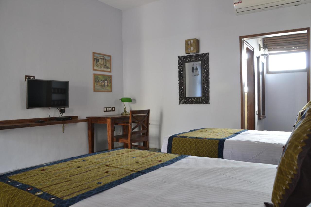 Heritage Resort Хампи Экстерьер фото